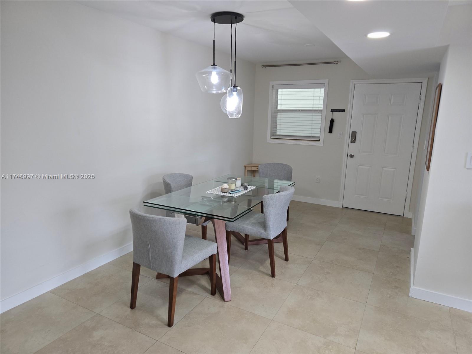 1498 Jefferson Ave # 304