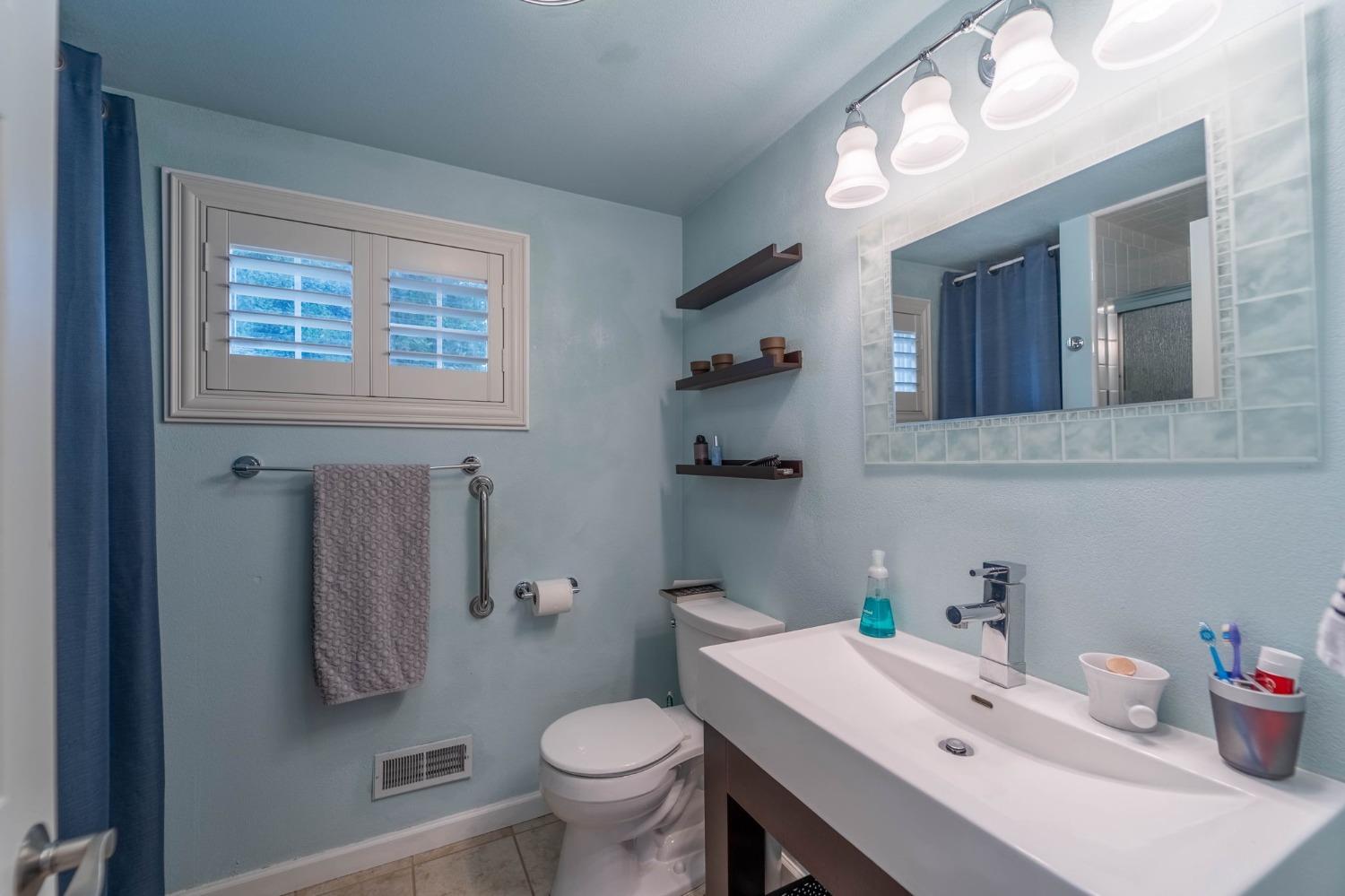 3037 Fredricksburg Way