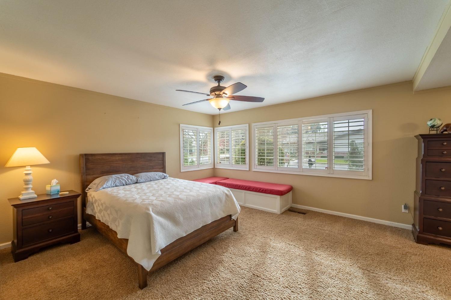 3037 Fredricksburg Way