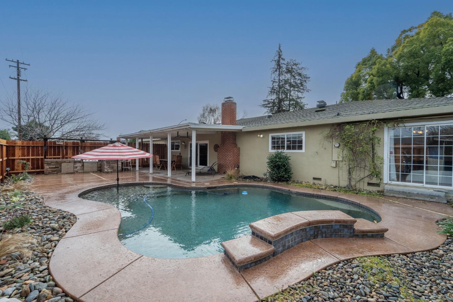 3037 Fredricksburg Way