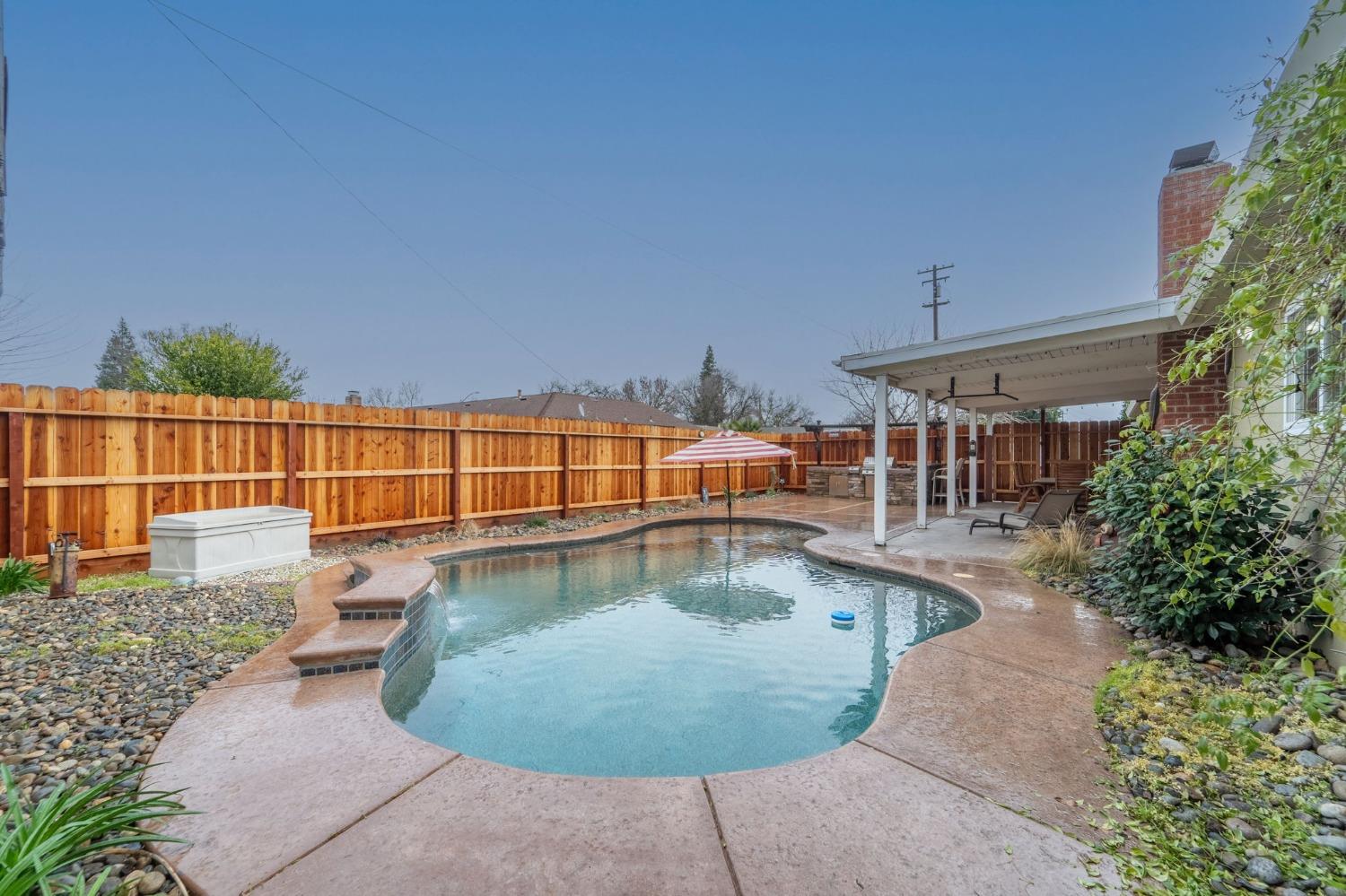 3037 Fredricksburg Way