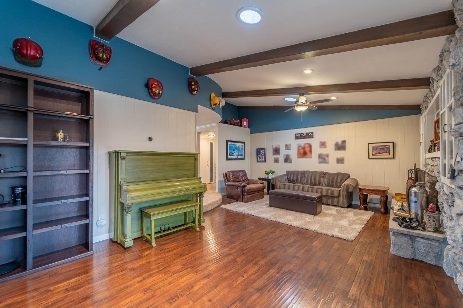 3037 Fredricksburg Way