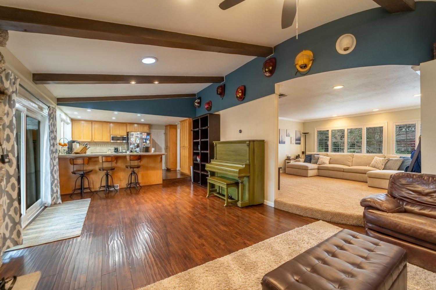 3037 Fredricksburg Way