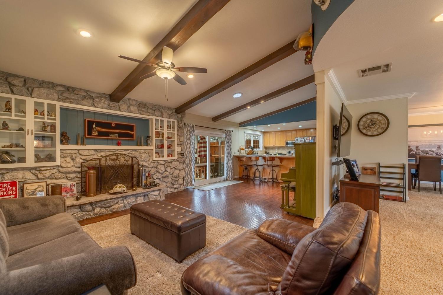 3037 Fredricksburg Way