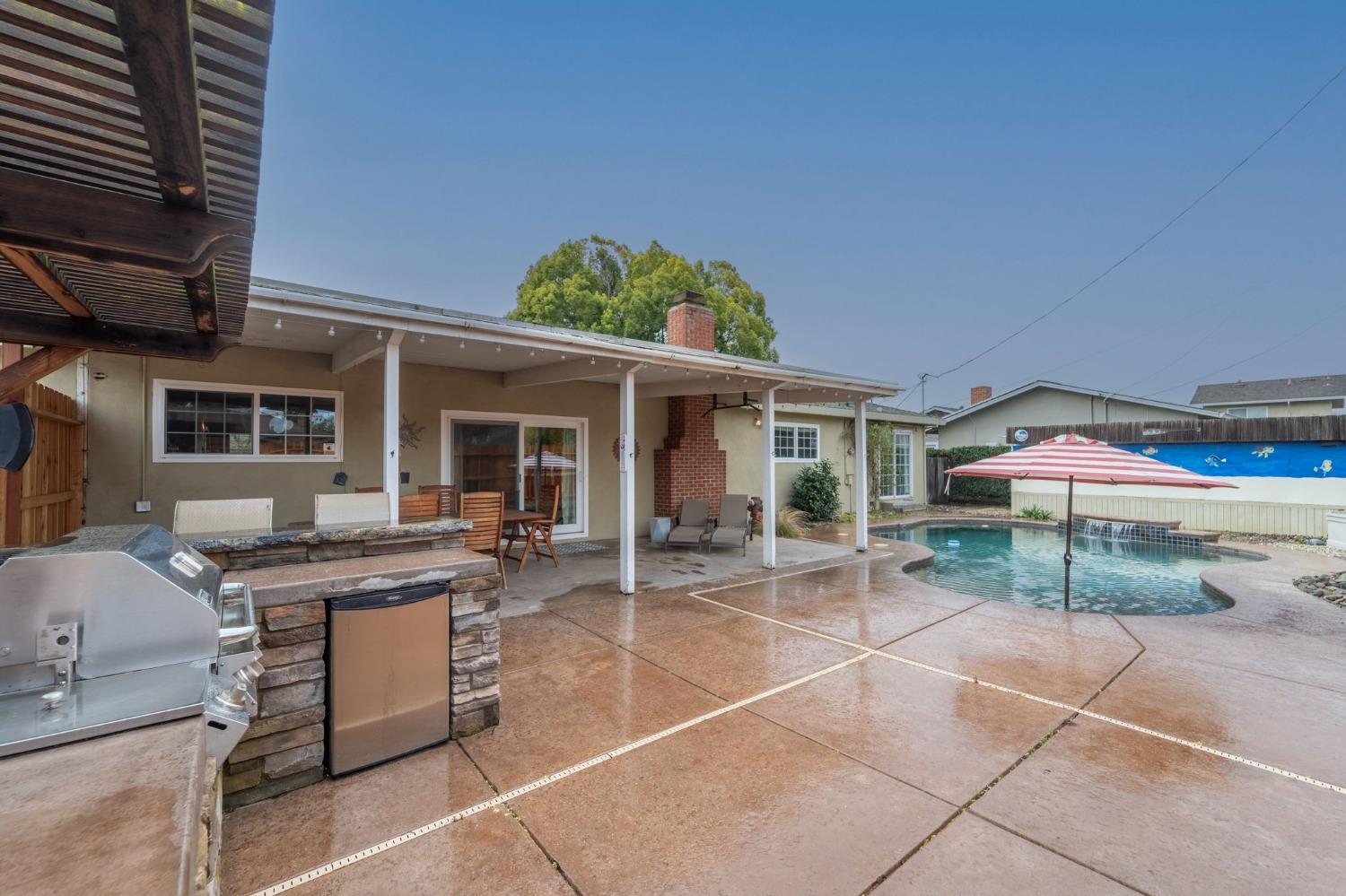 3037 Fredricksburg Way