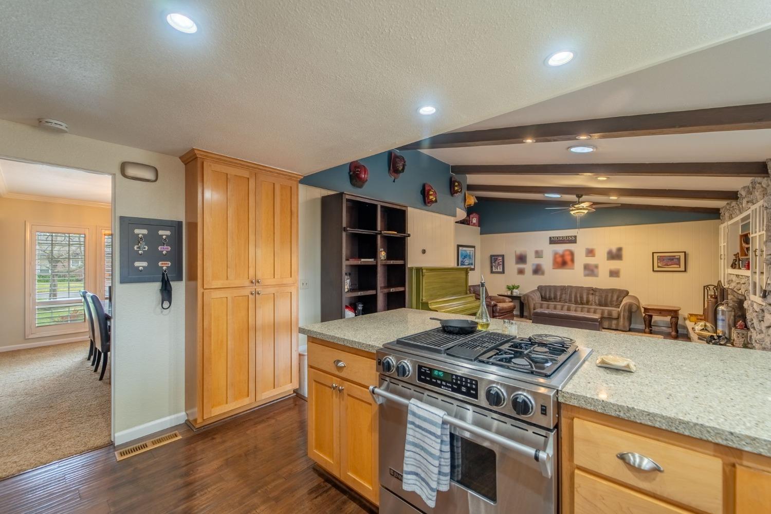 3037 Fredricksburg Way