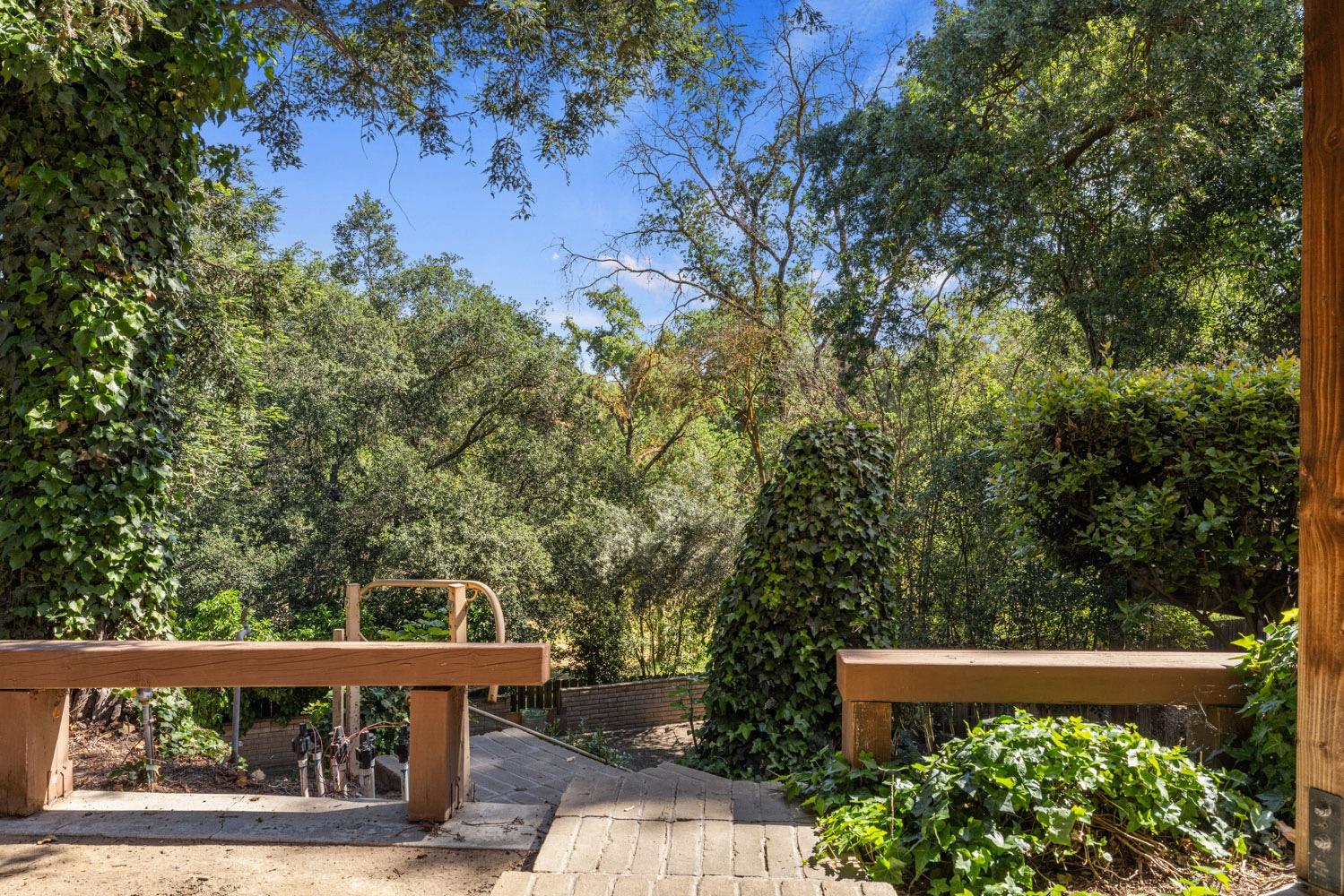 2509 Edgebrook Drive