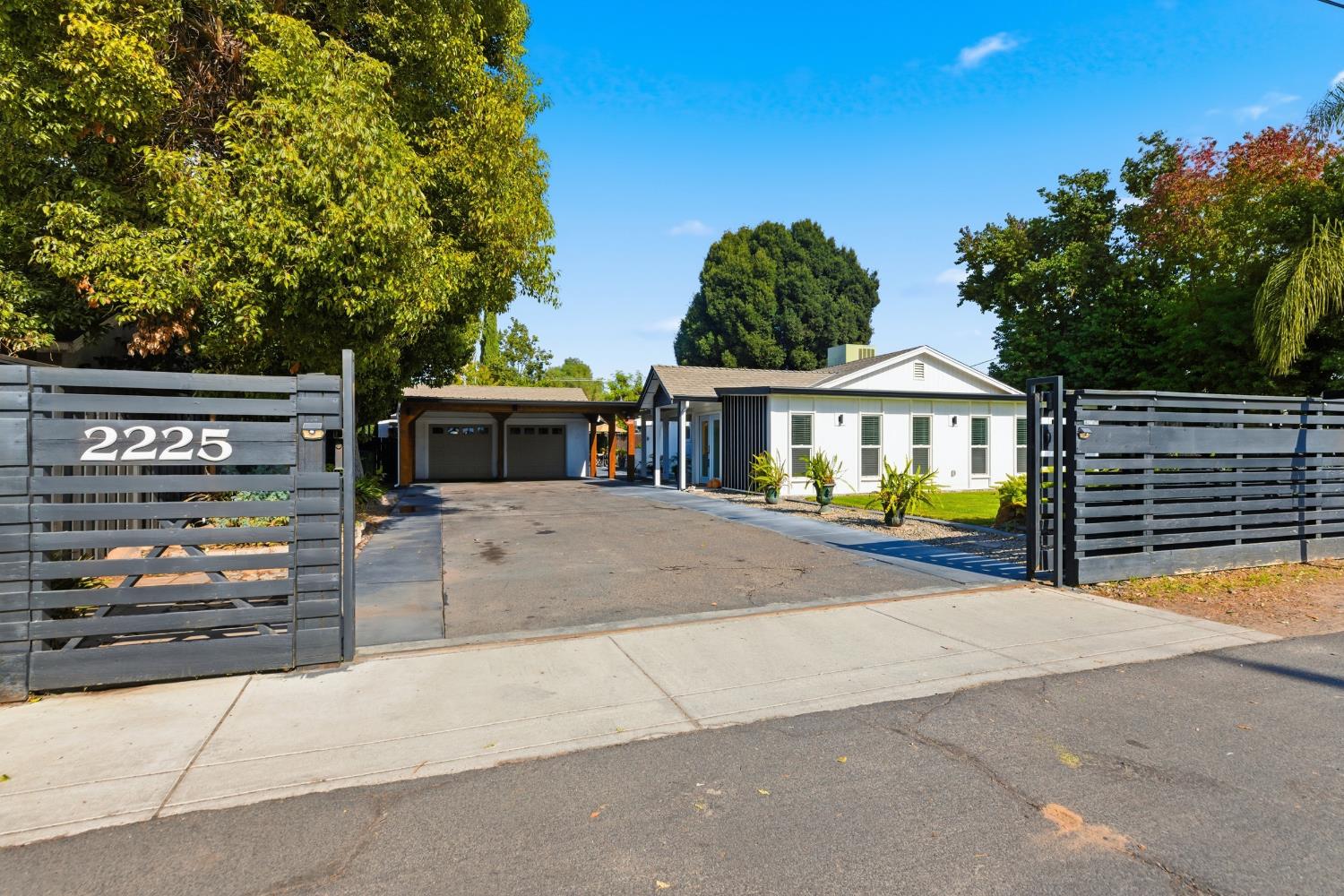 2225 Davis Way