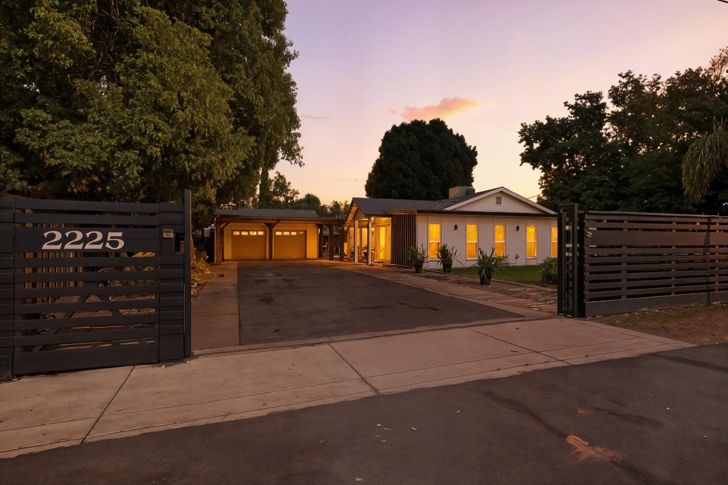 2225 Davis Way