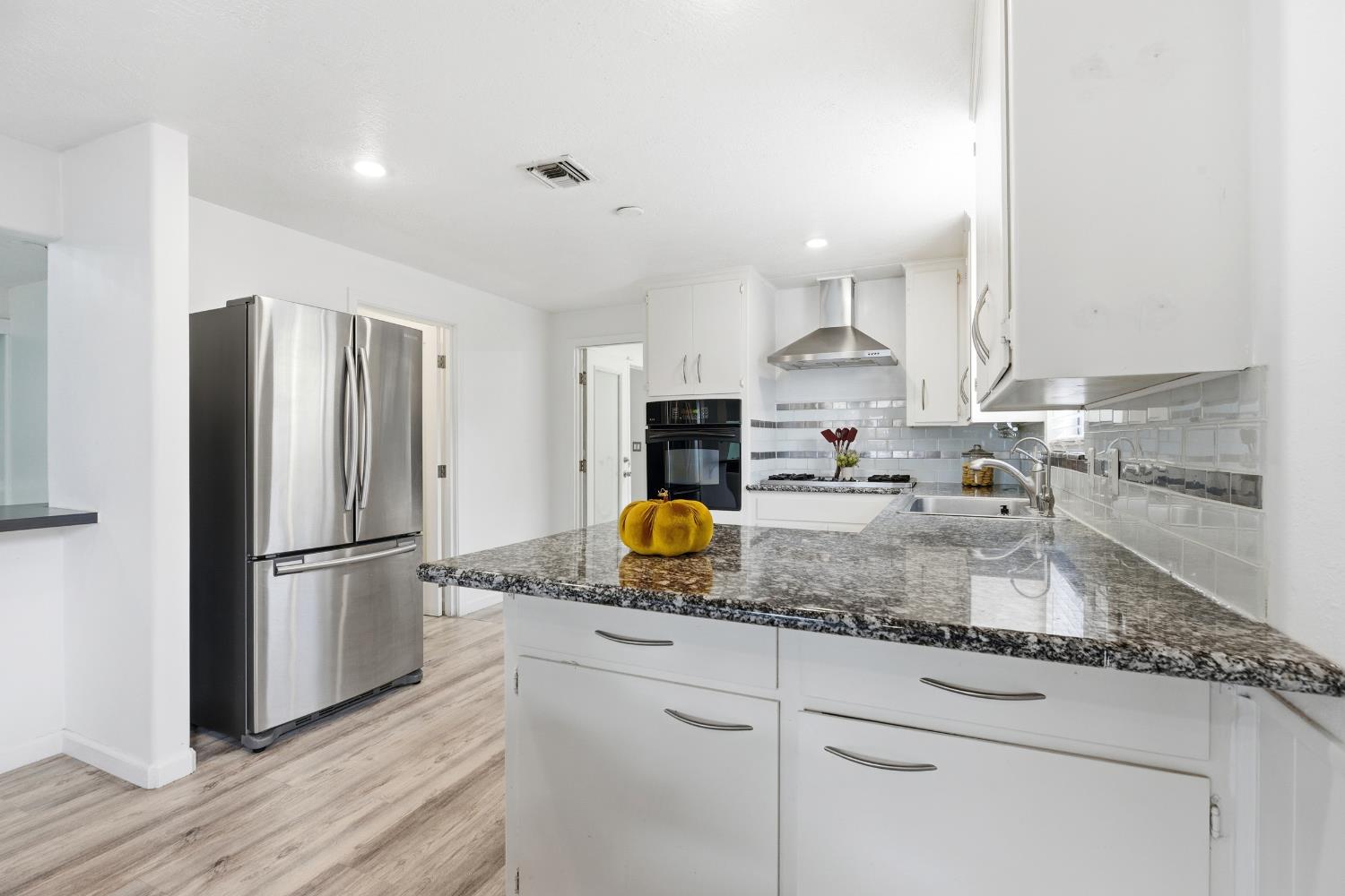 2225 Davis Way