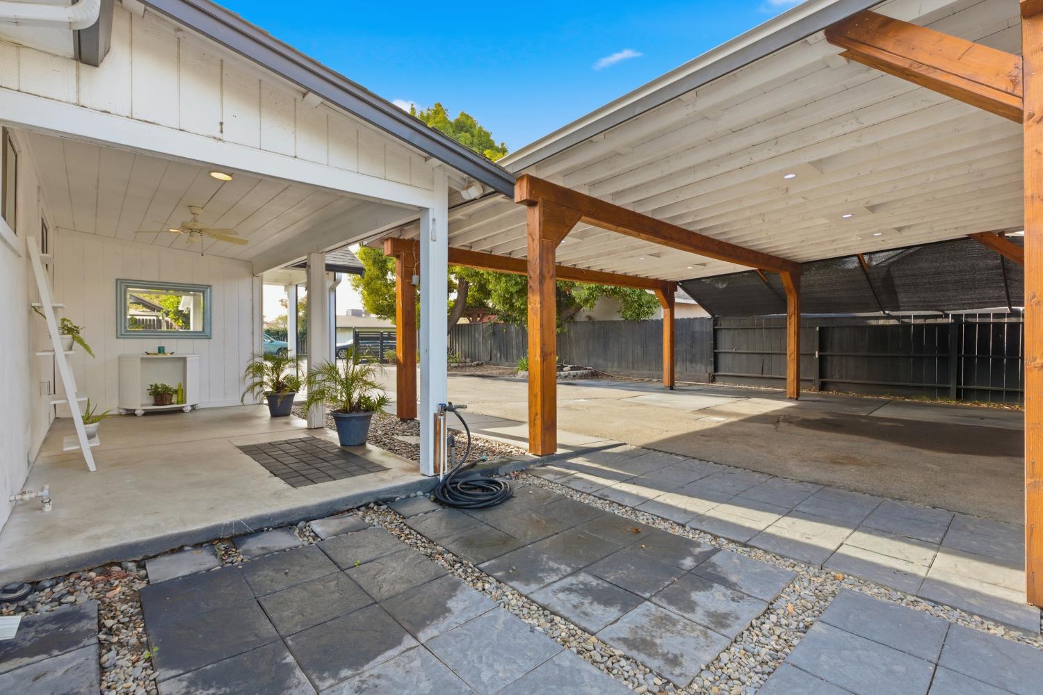 2225 Davis Way