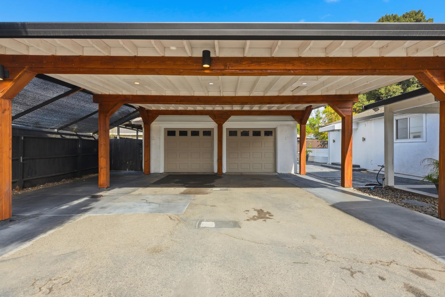 2225 Davis Way