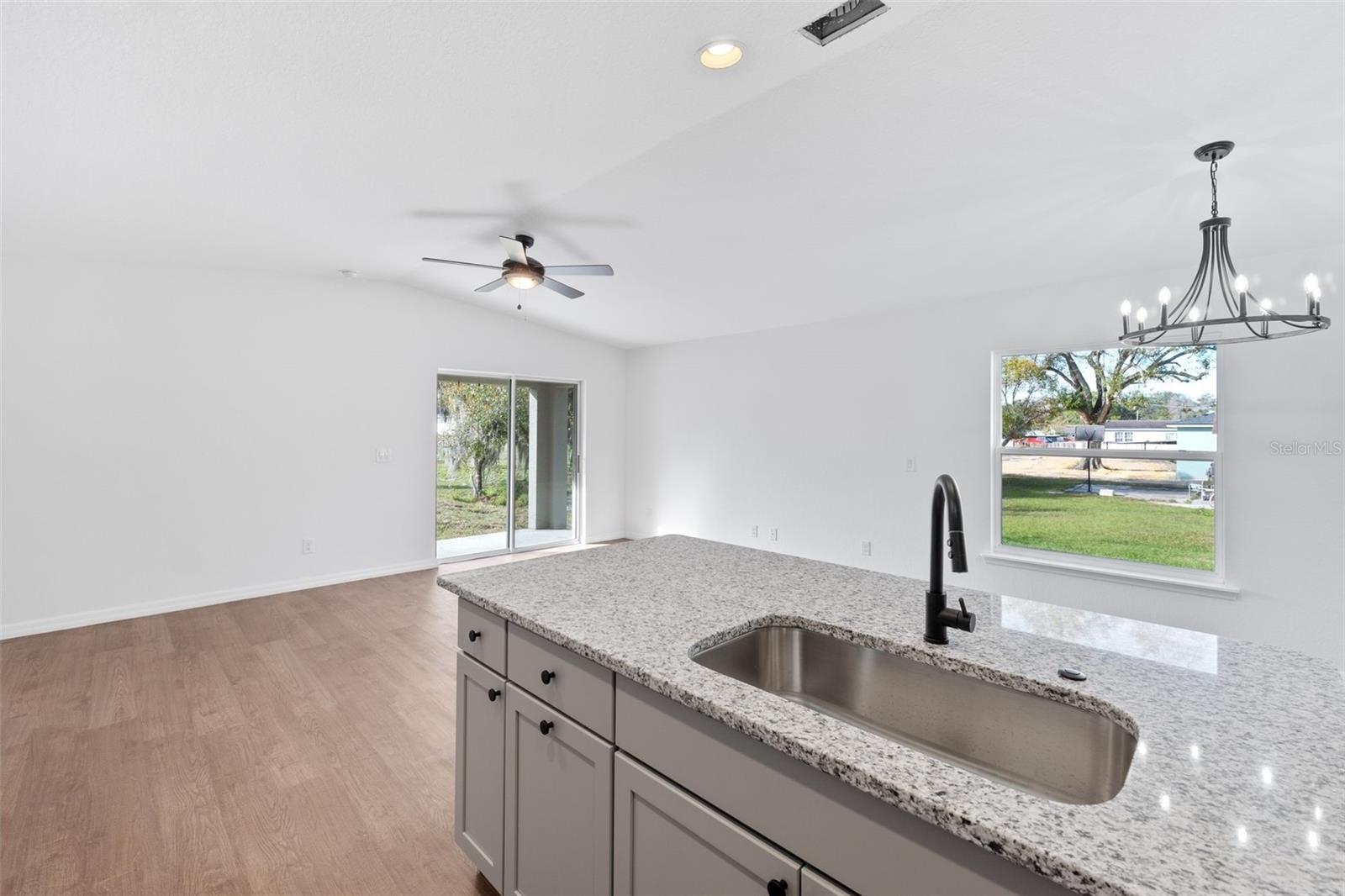 115 KNOLLWOOD DR