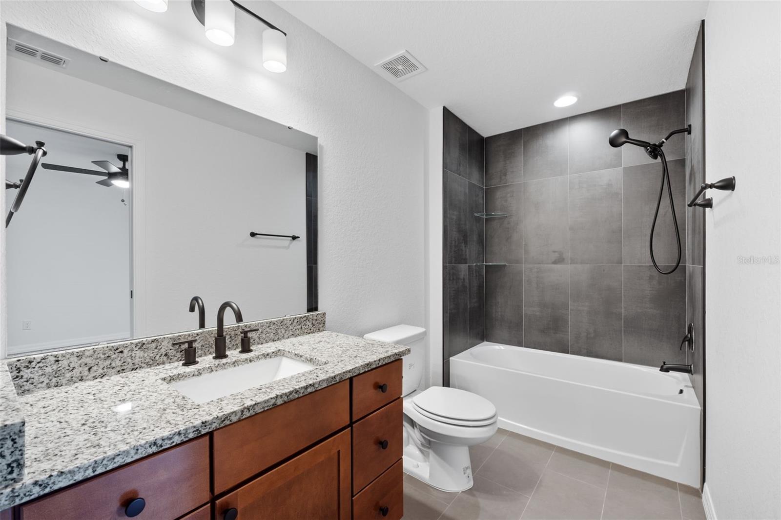 115 KNOLLWOOD DR
