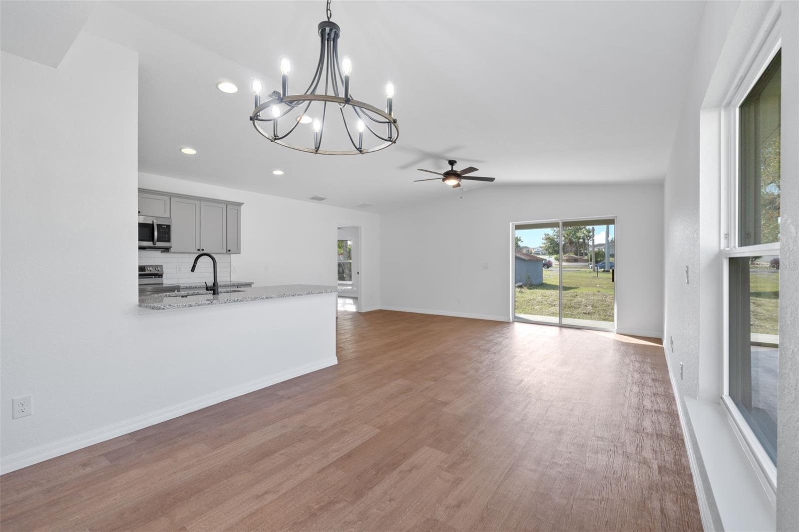 115 KNOLLWOOD DR