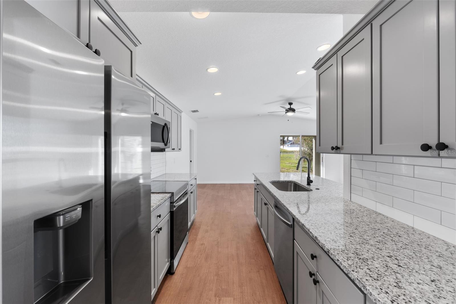 115 KNOLLWOOD DR