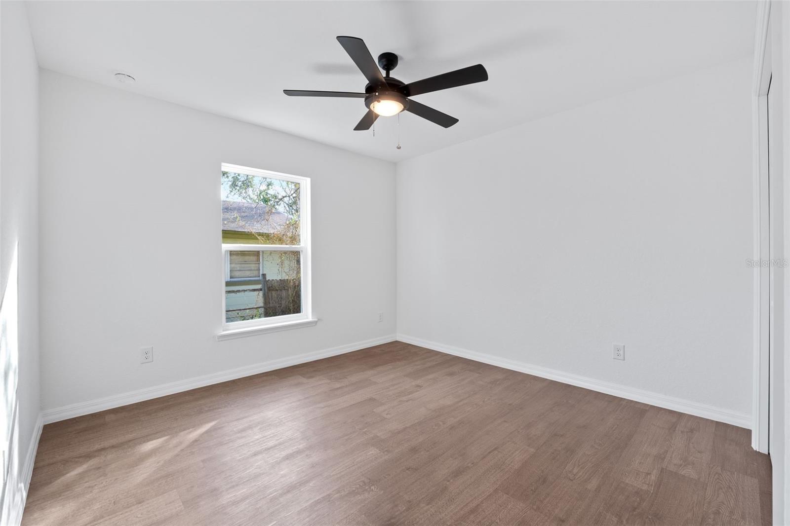 115 KNOLLWOOD DR