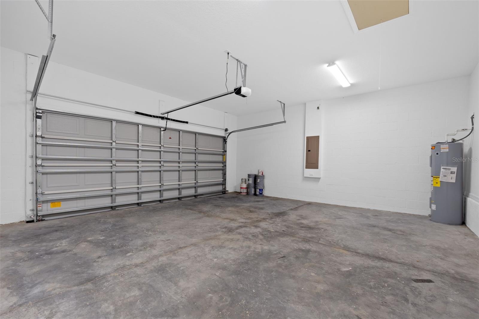 115 KNOLLWOOD DR