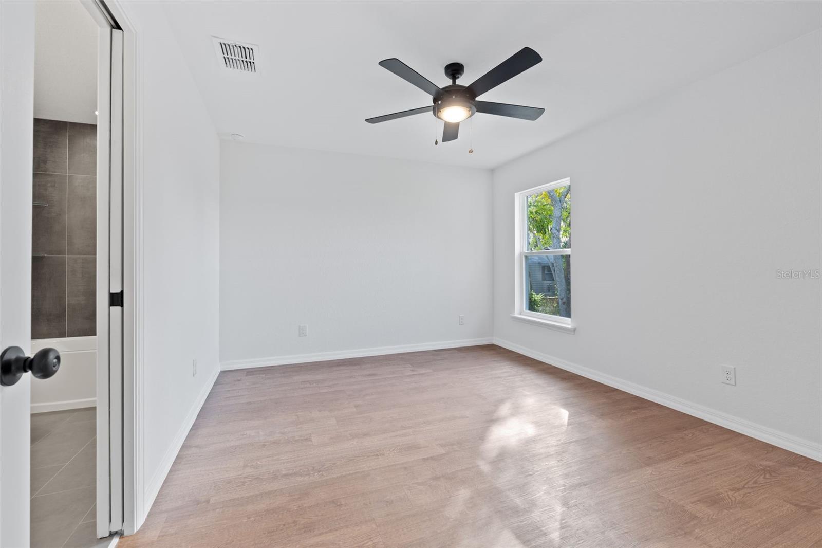 115 KNOLLWOOD DR