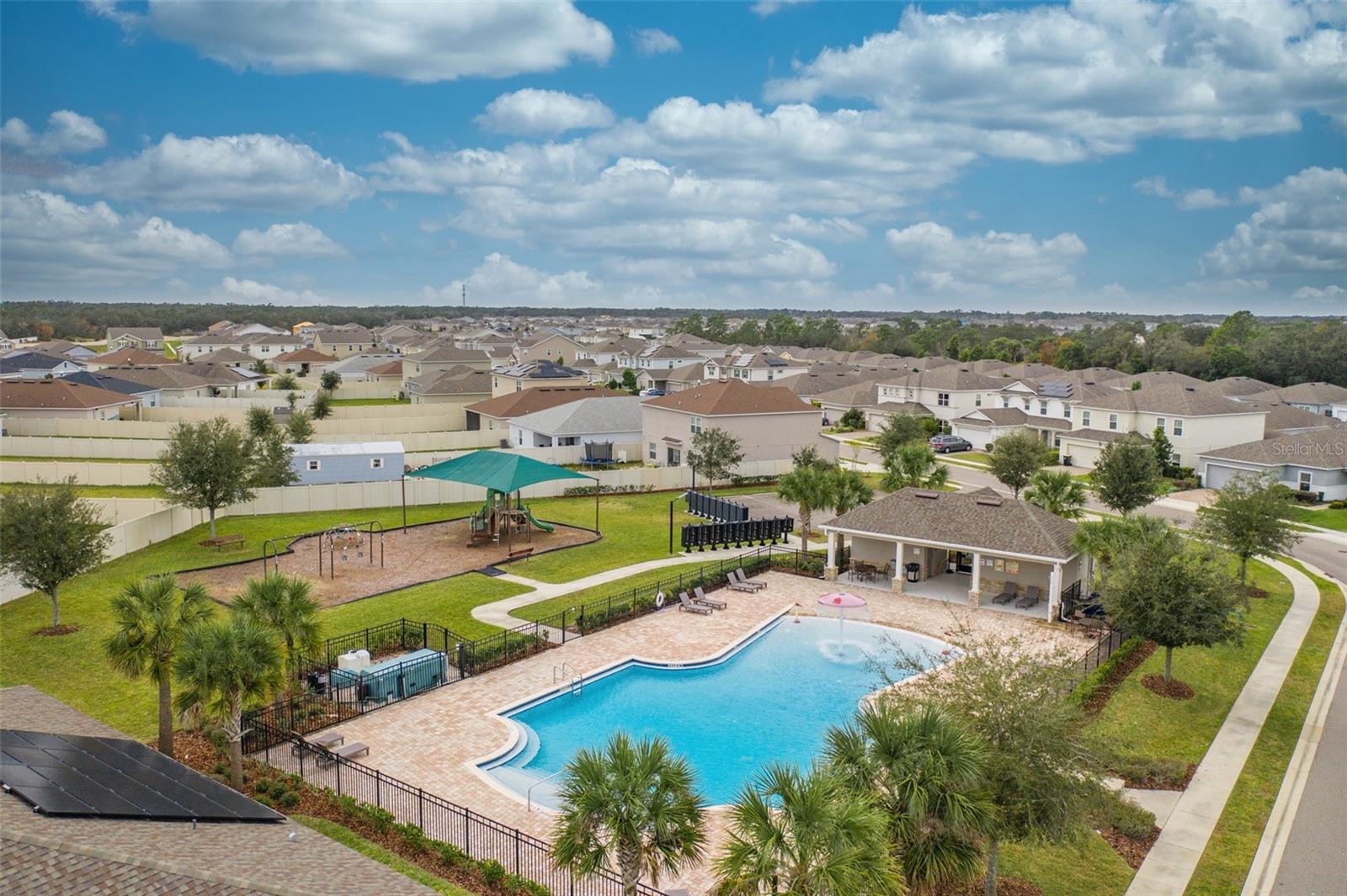 136 HAMLET LOOP
