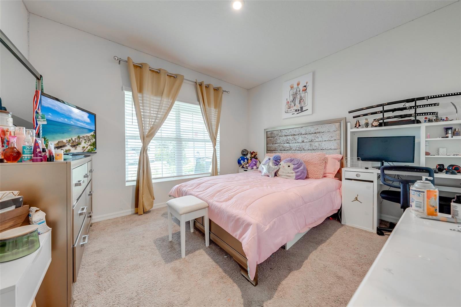 136 HAMLET LOOP