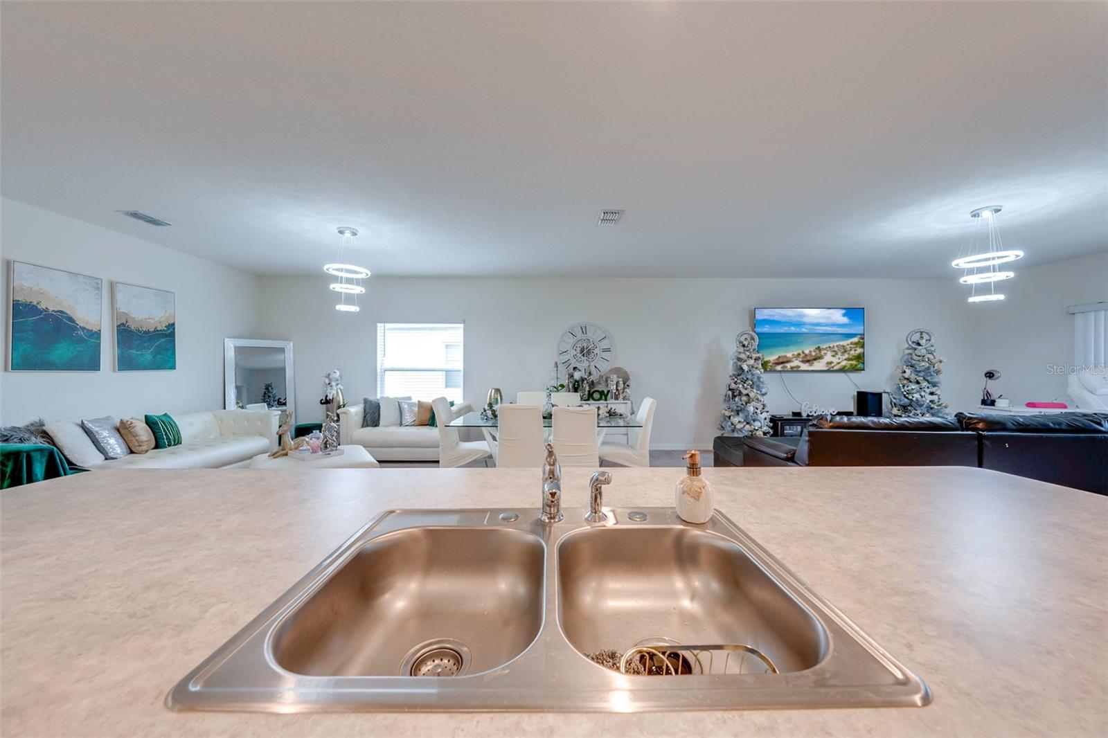 136 HAMLET LOOP