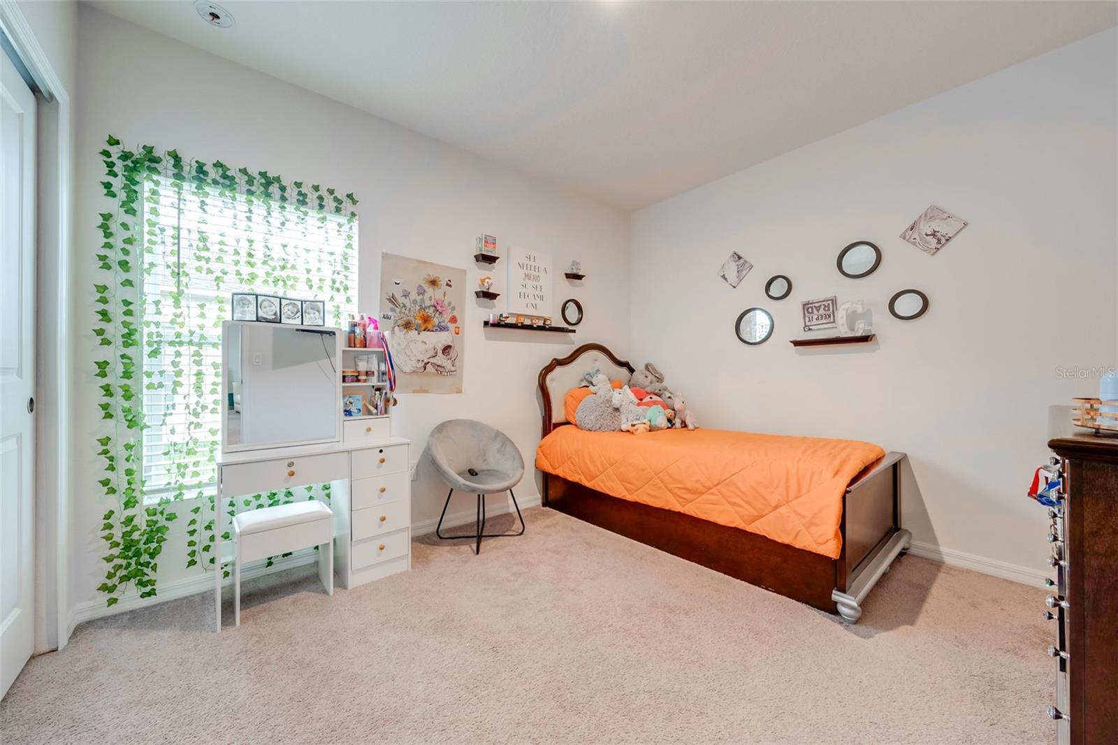 136 HAMLET LOOP