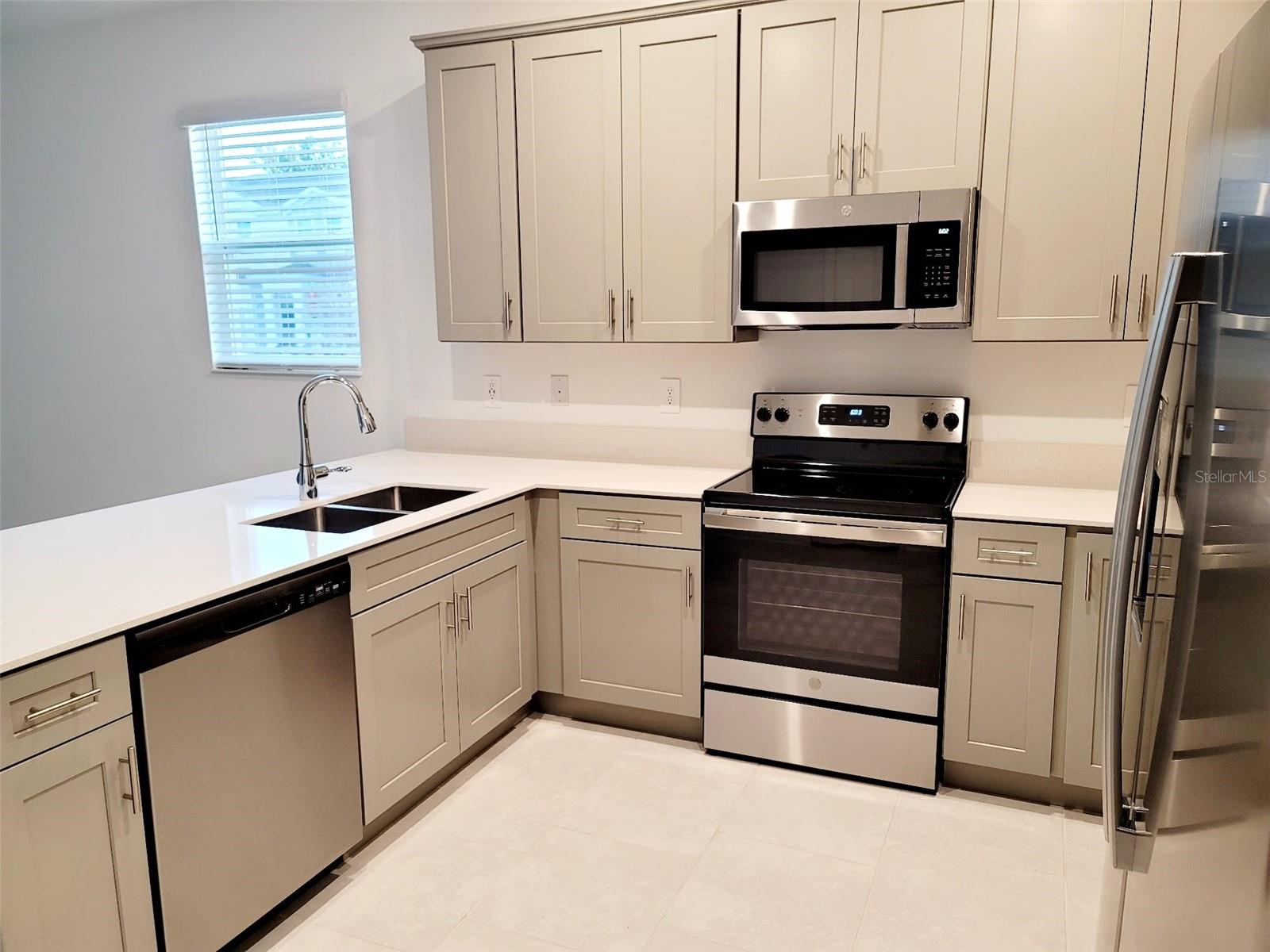 2305 BROOK MARSH LOOP