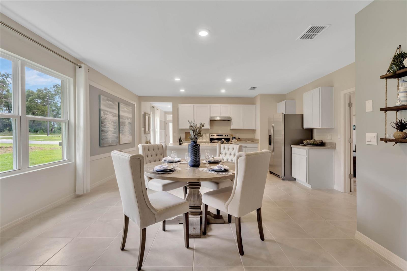 2816 SWOOPING SPARROW DR