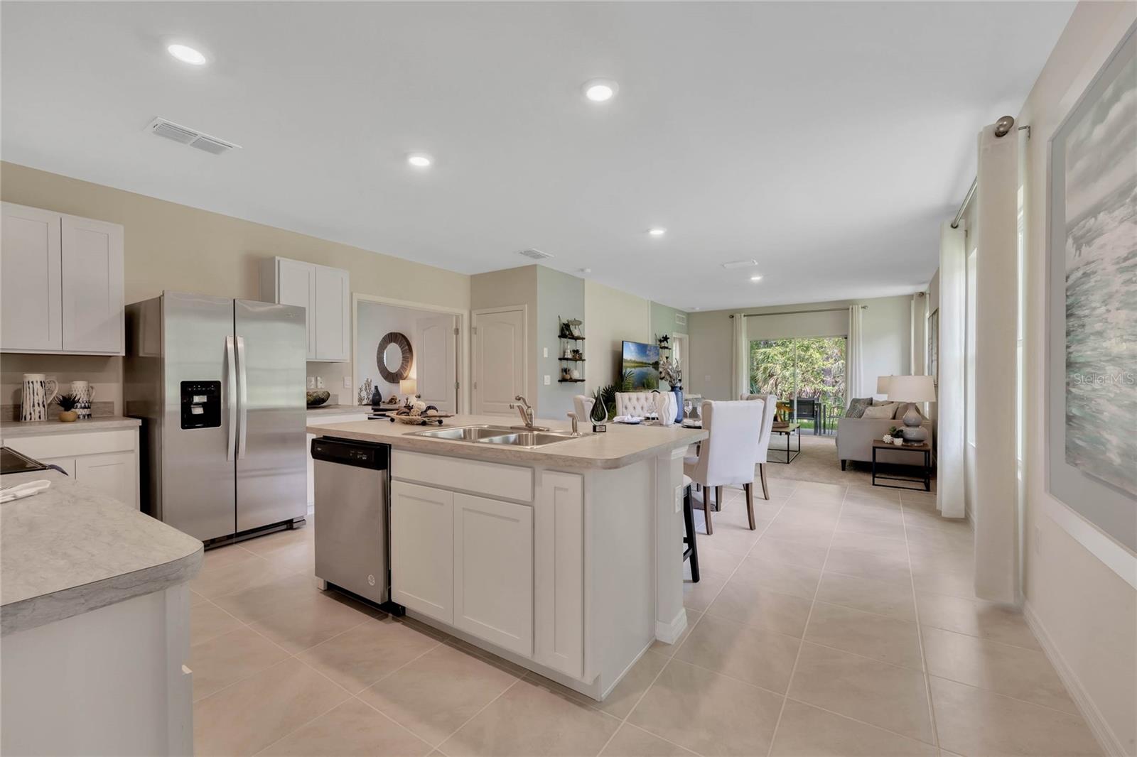 2816 SWOOPING SPARROW DR