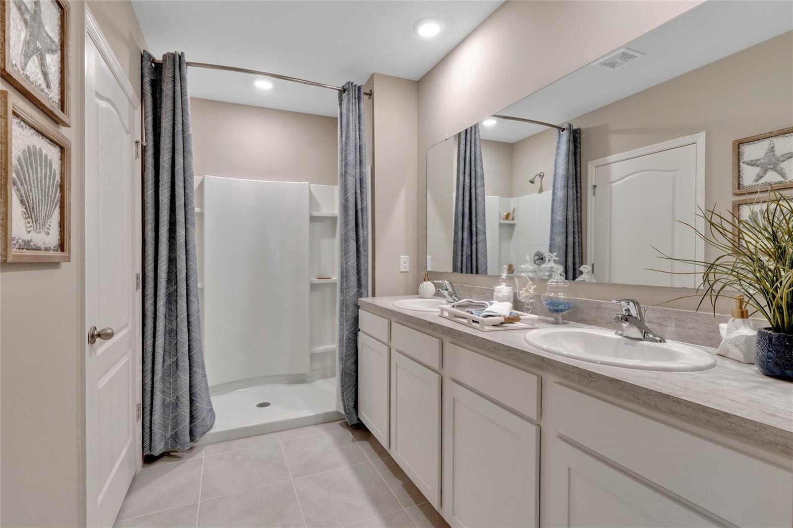 2816 SWOOPING SPARROW DR