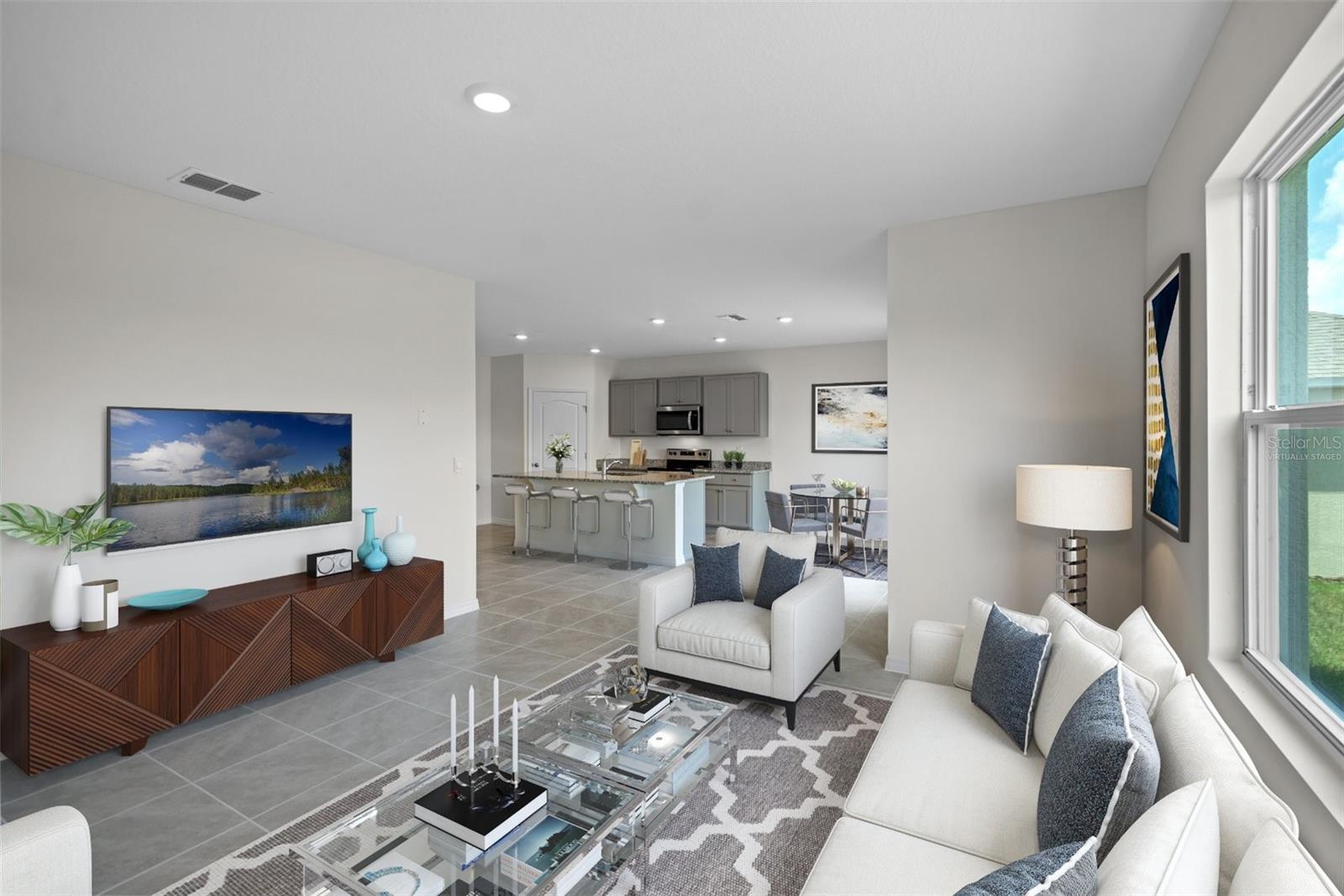 909 AMBLESIDE DR