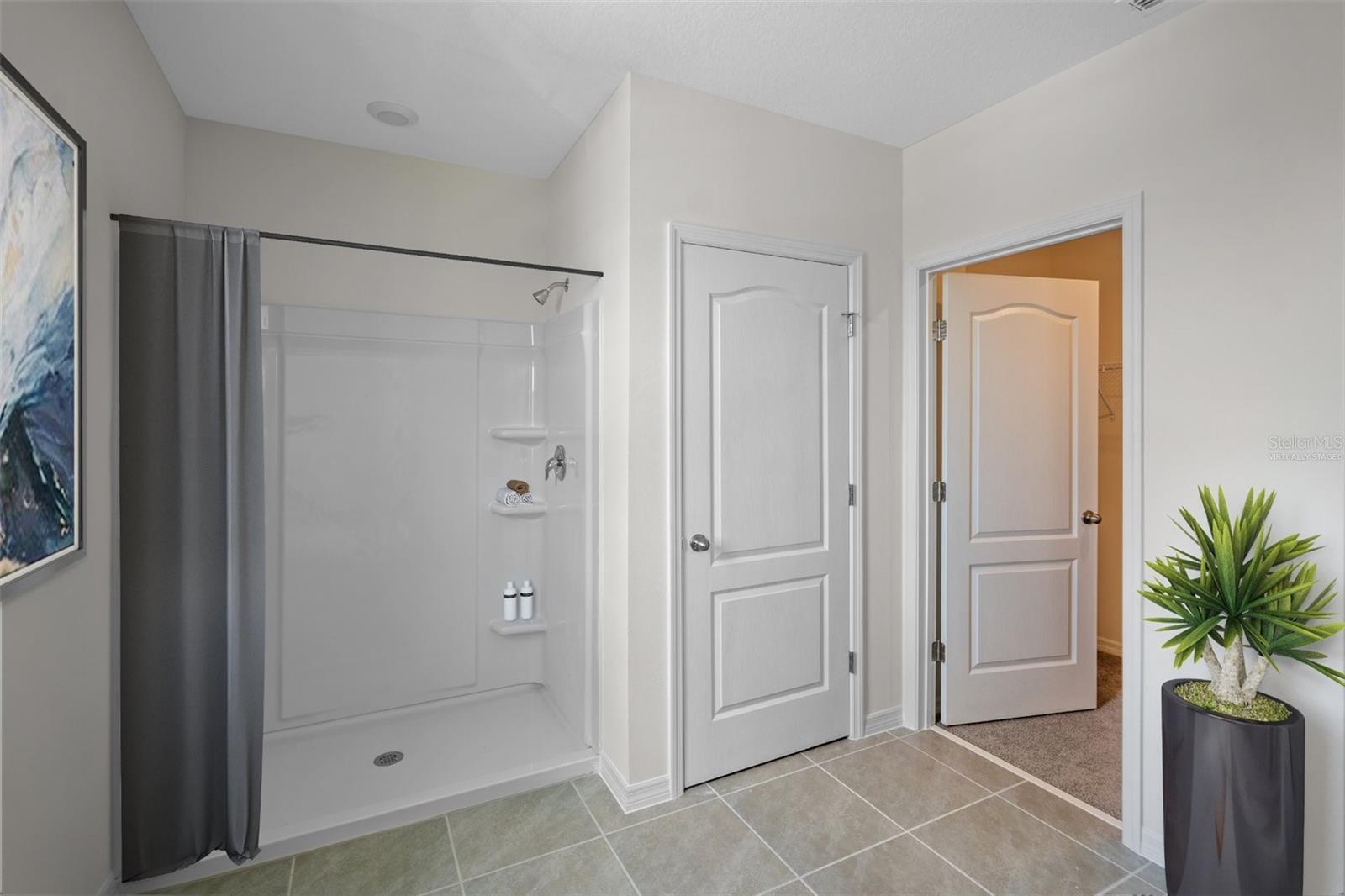 909 AMBLESIDE DR