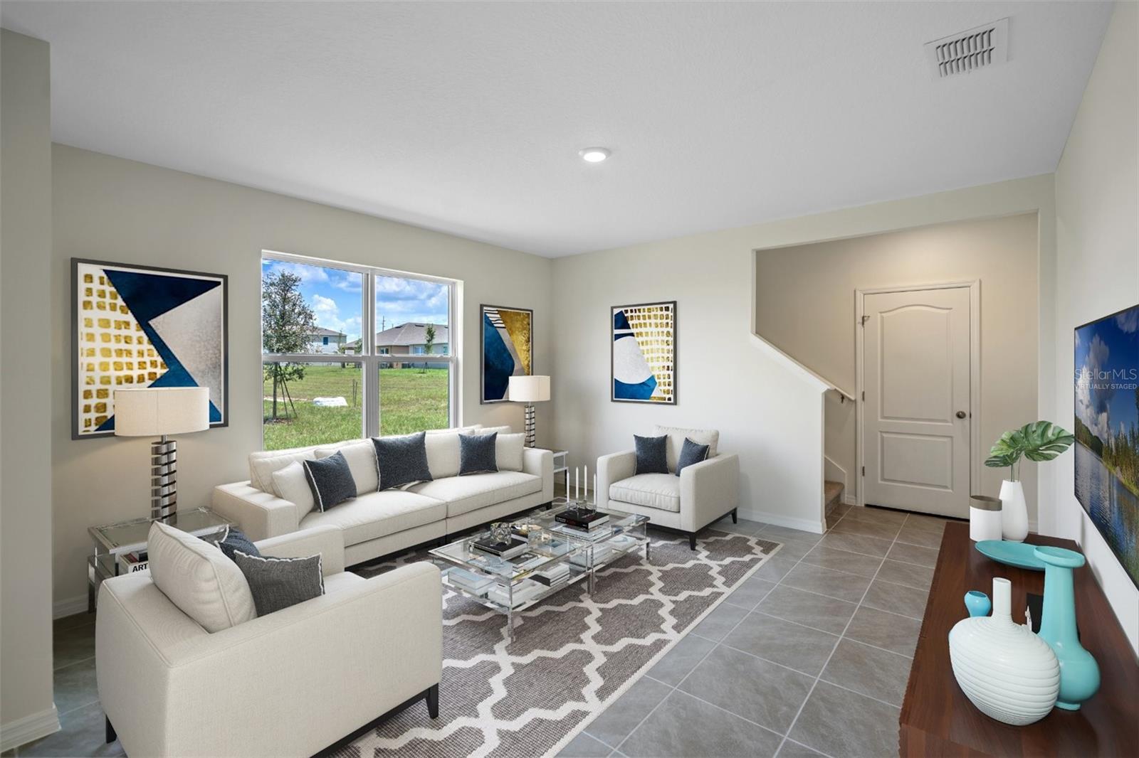 909 AMBLESIDE DR