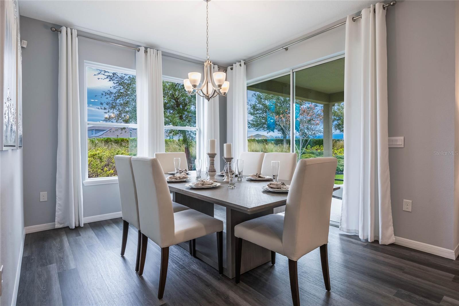 1985 WALNUT CREEK DR