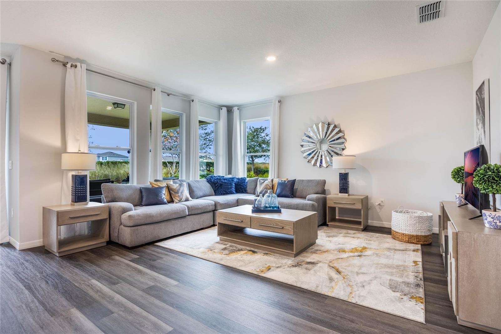 1985 WALNUT CREEK DR