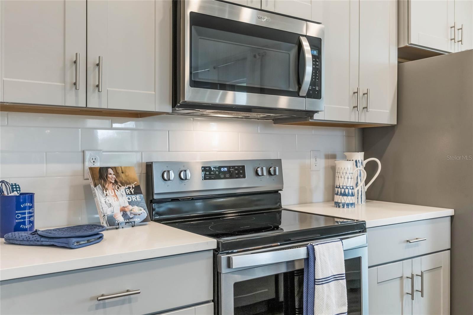 1985 WALNUT CREEK DR