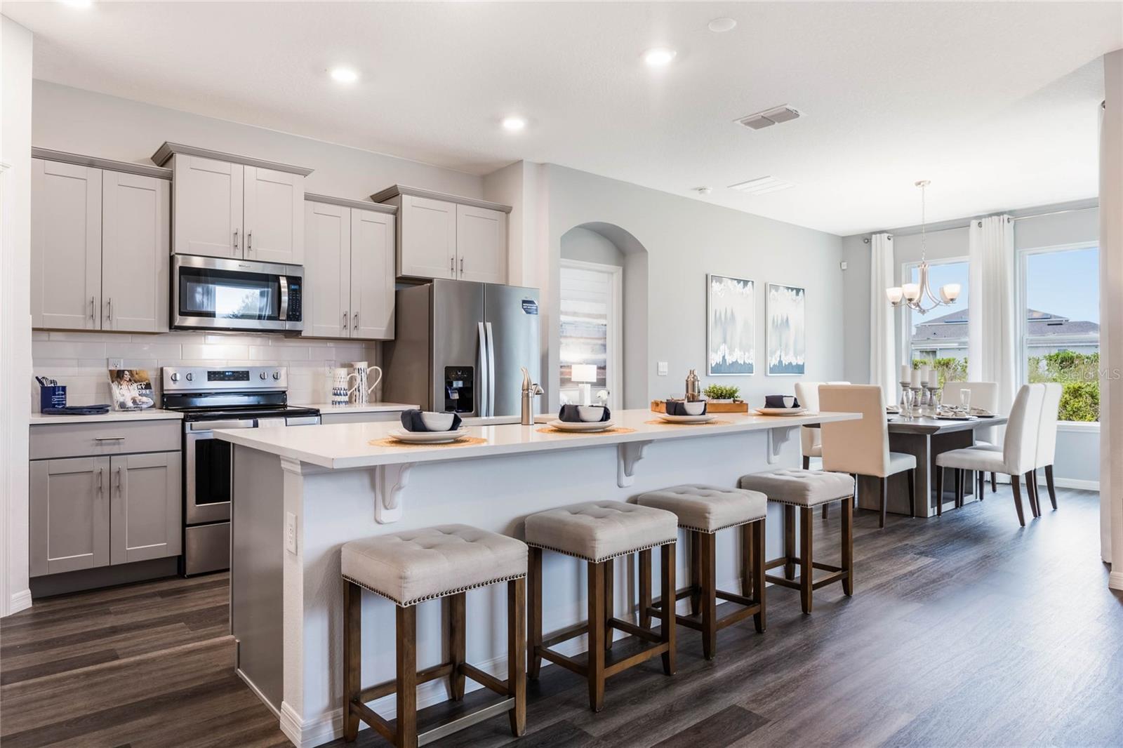 1985 WALNUT CREEK DR