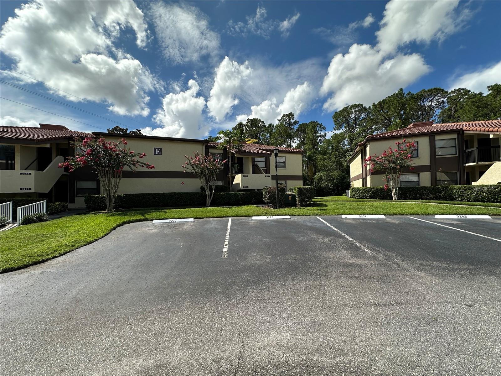 3279 WESTRIDGE BLVD #204