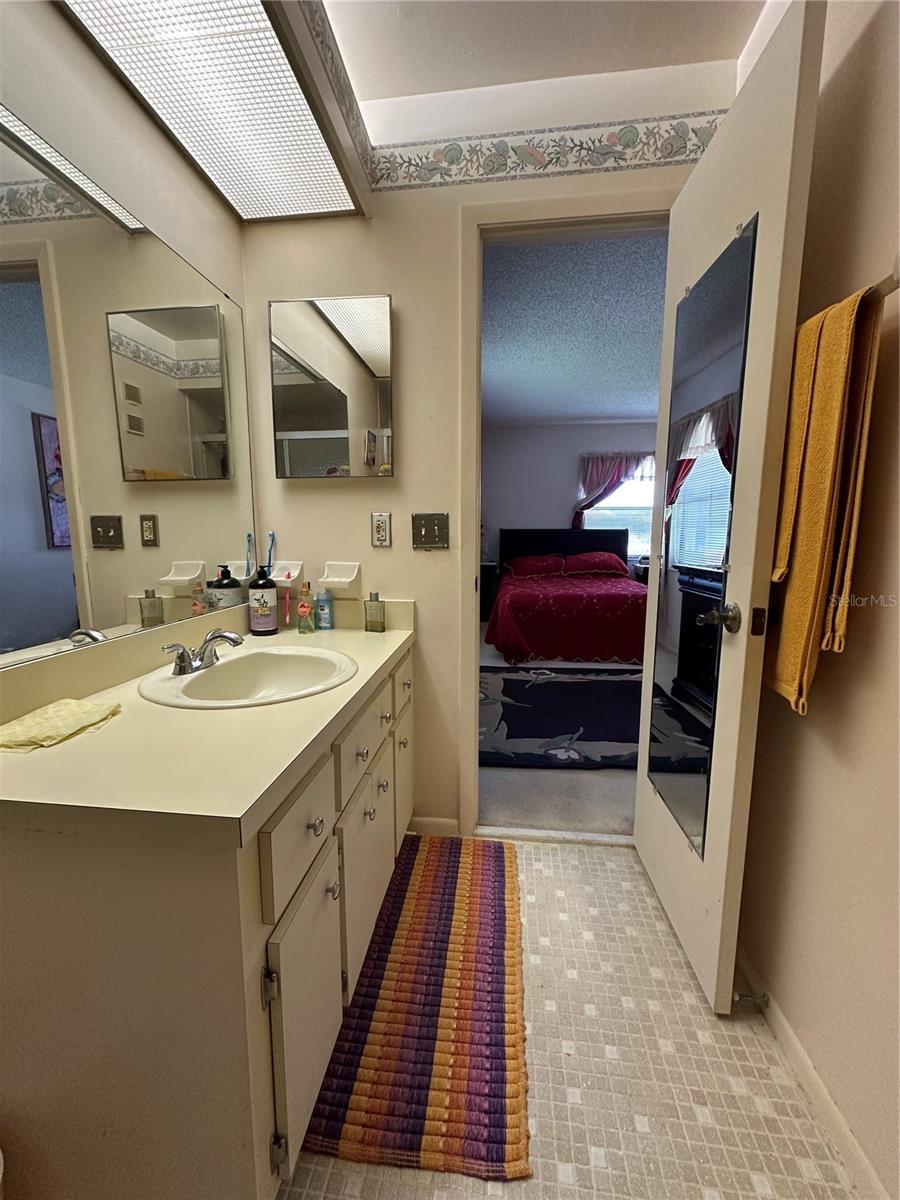 3279 WESTRIDGE BLVD #204