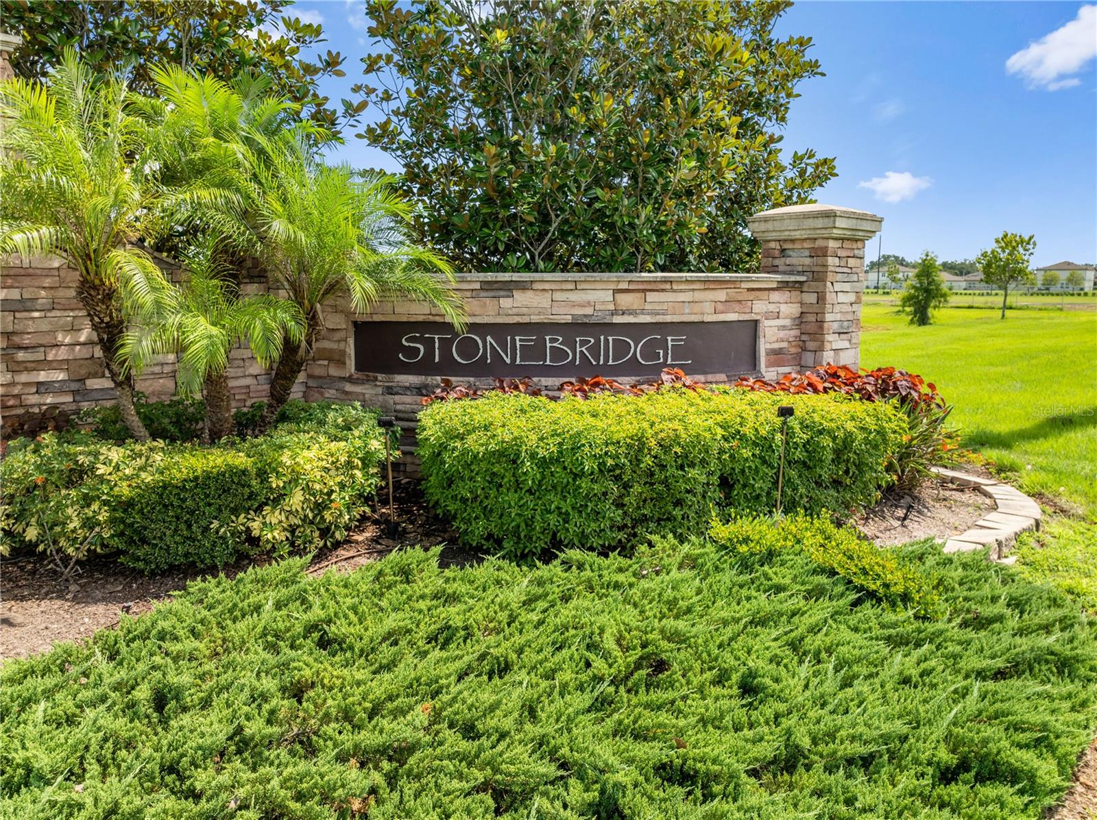 6944 ABBYWOOD LN