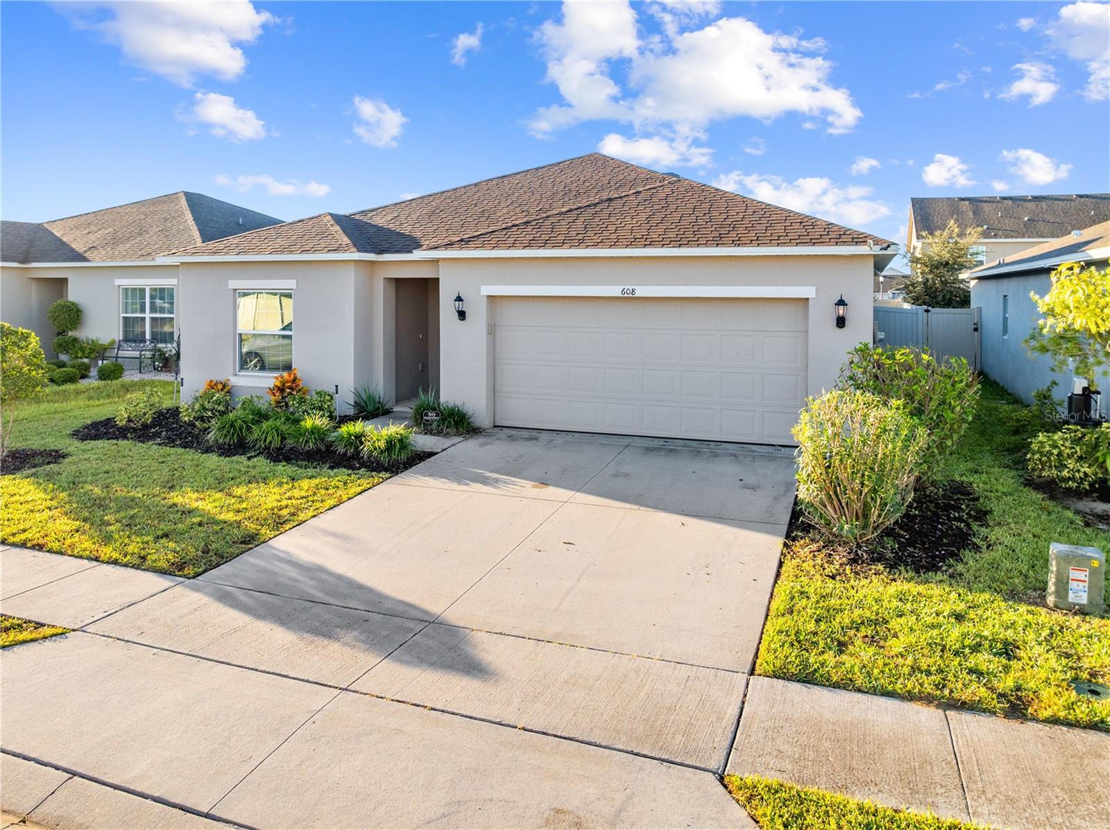 608 MEADOW BEND DR