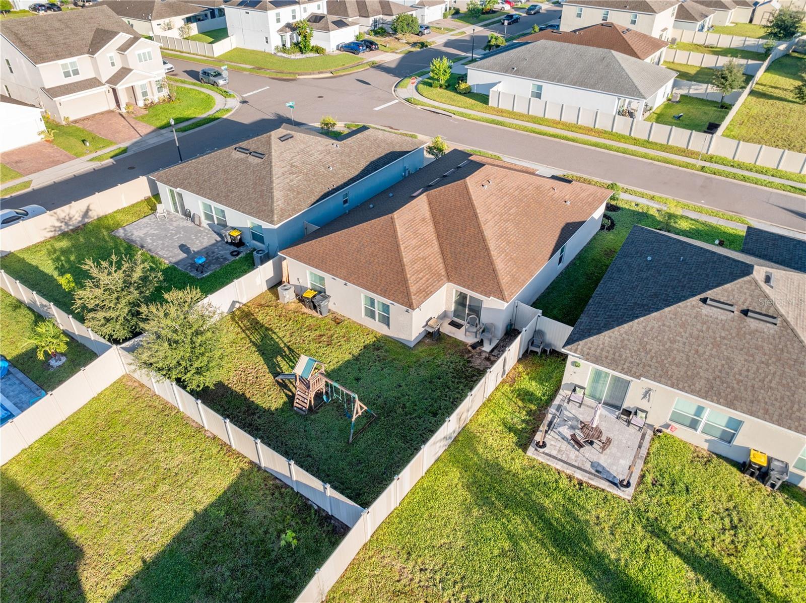 608 MEADOW BEND DR
