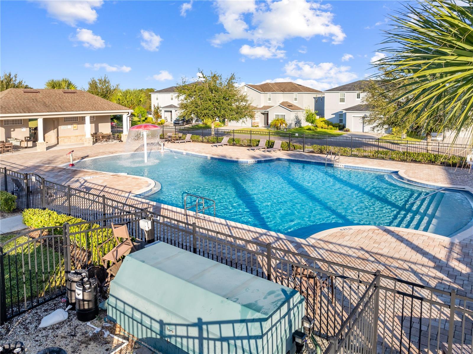 608 MEADOW BEND DR