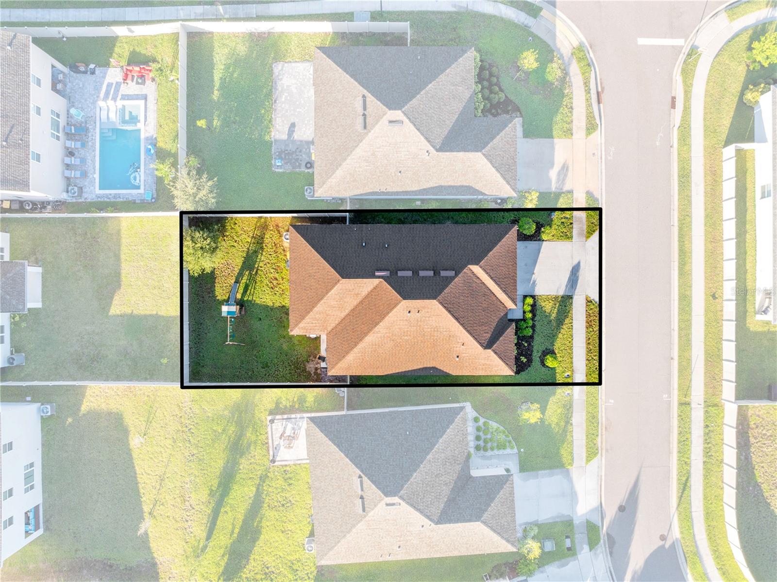608 MEADOW BEND DR