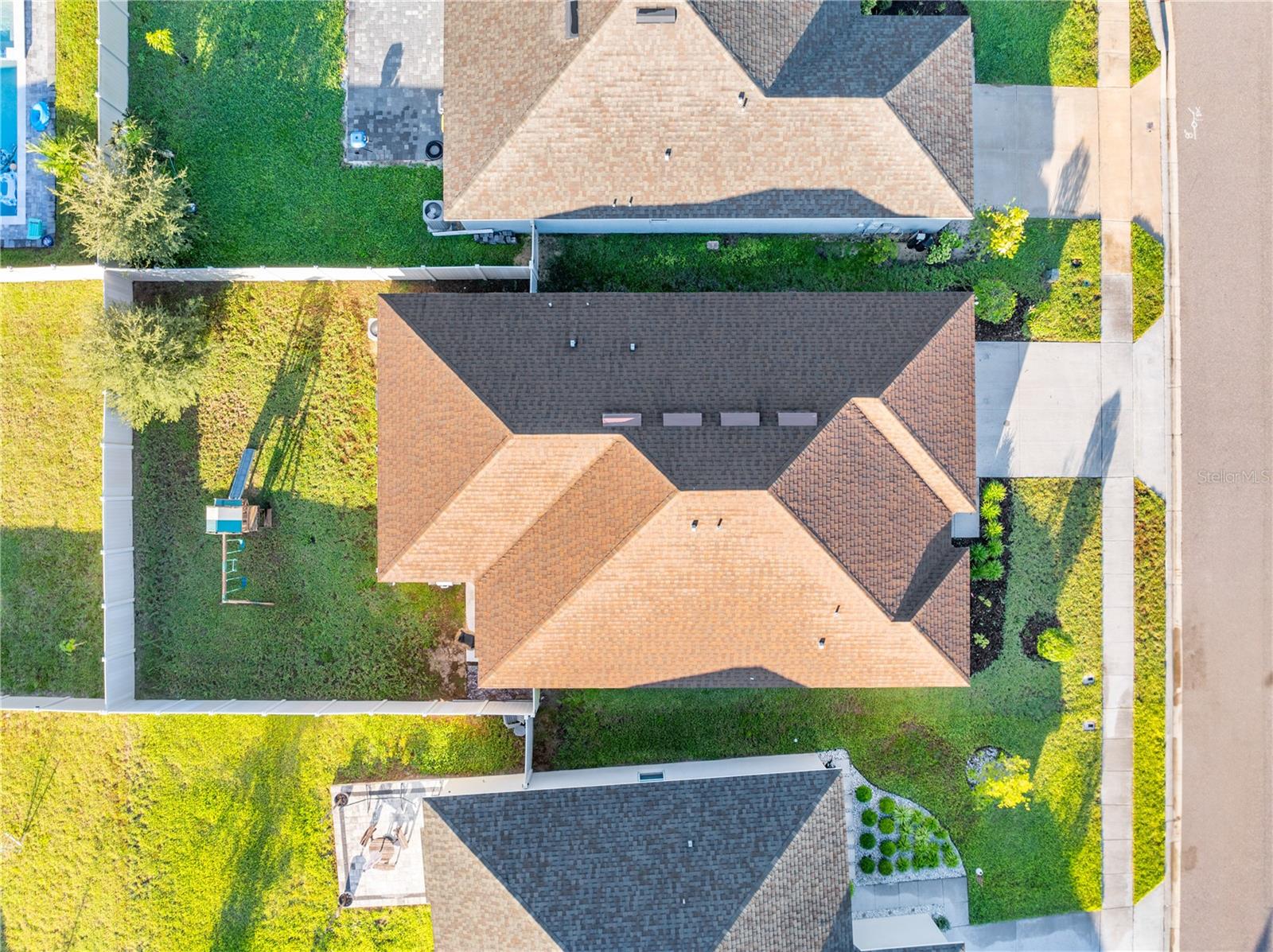 608 MEADOW BEND DR