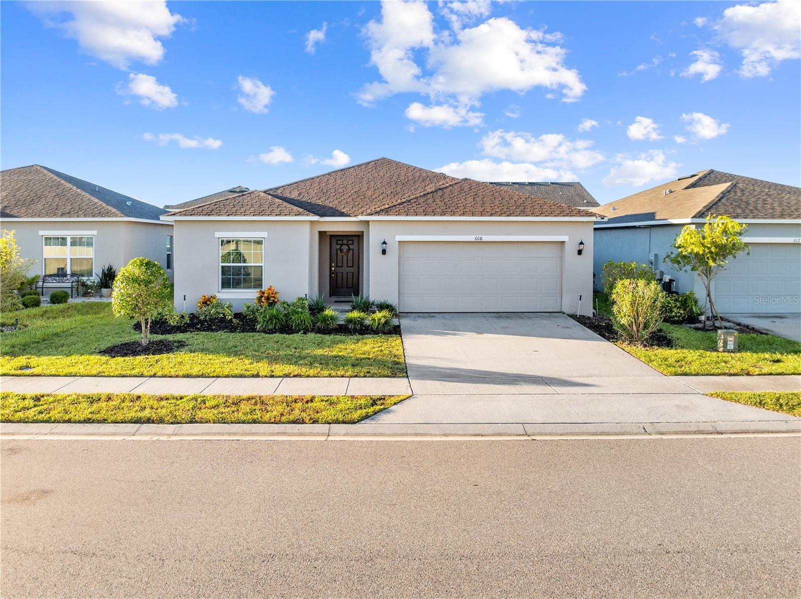 608 MEADOW BEND DR