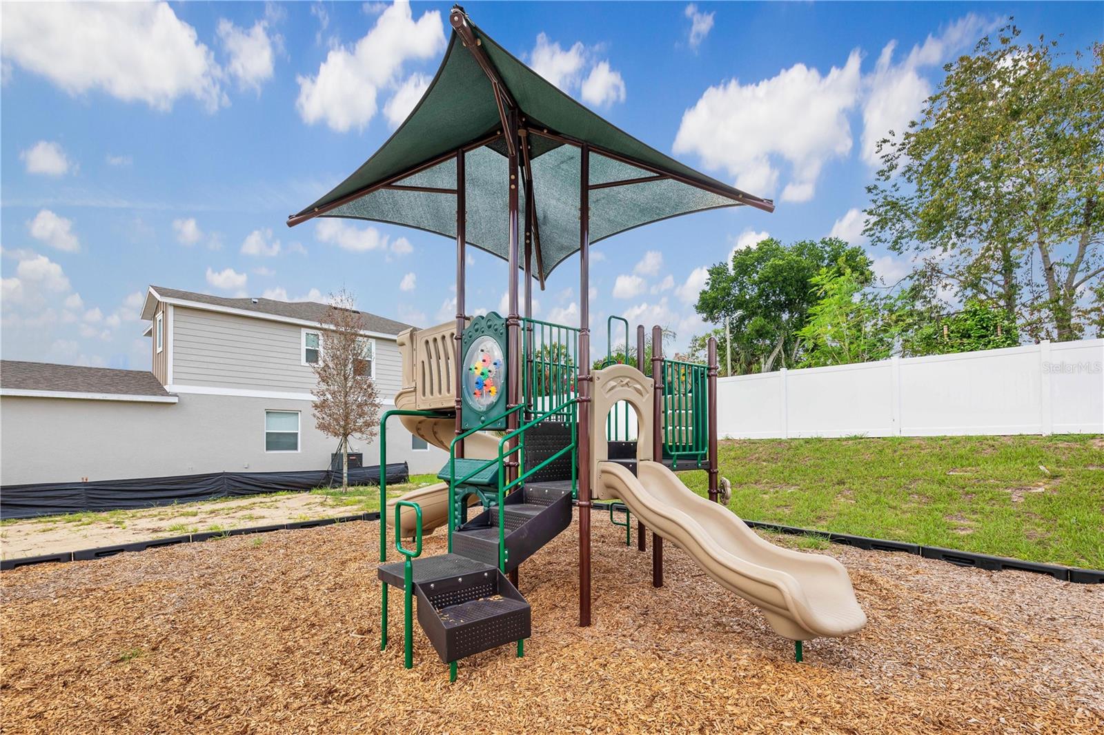 804 BLUE CREEK DR