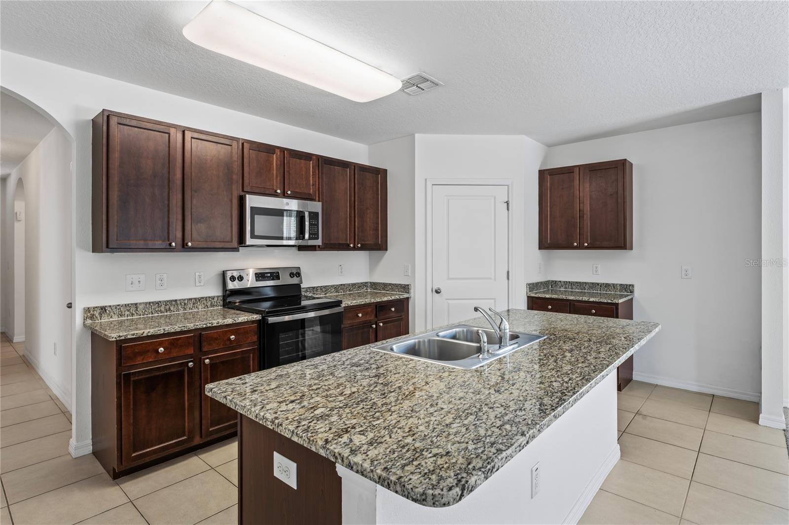 9634 HIGHLAND RIDGE DR