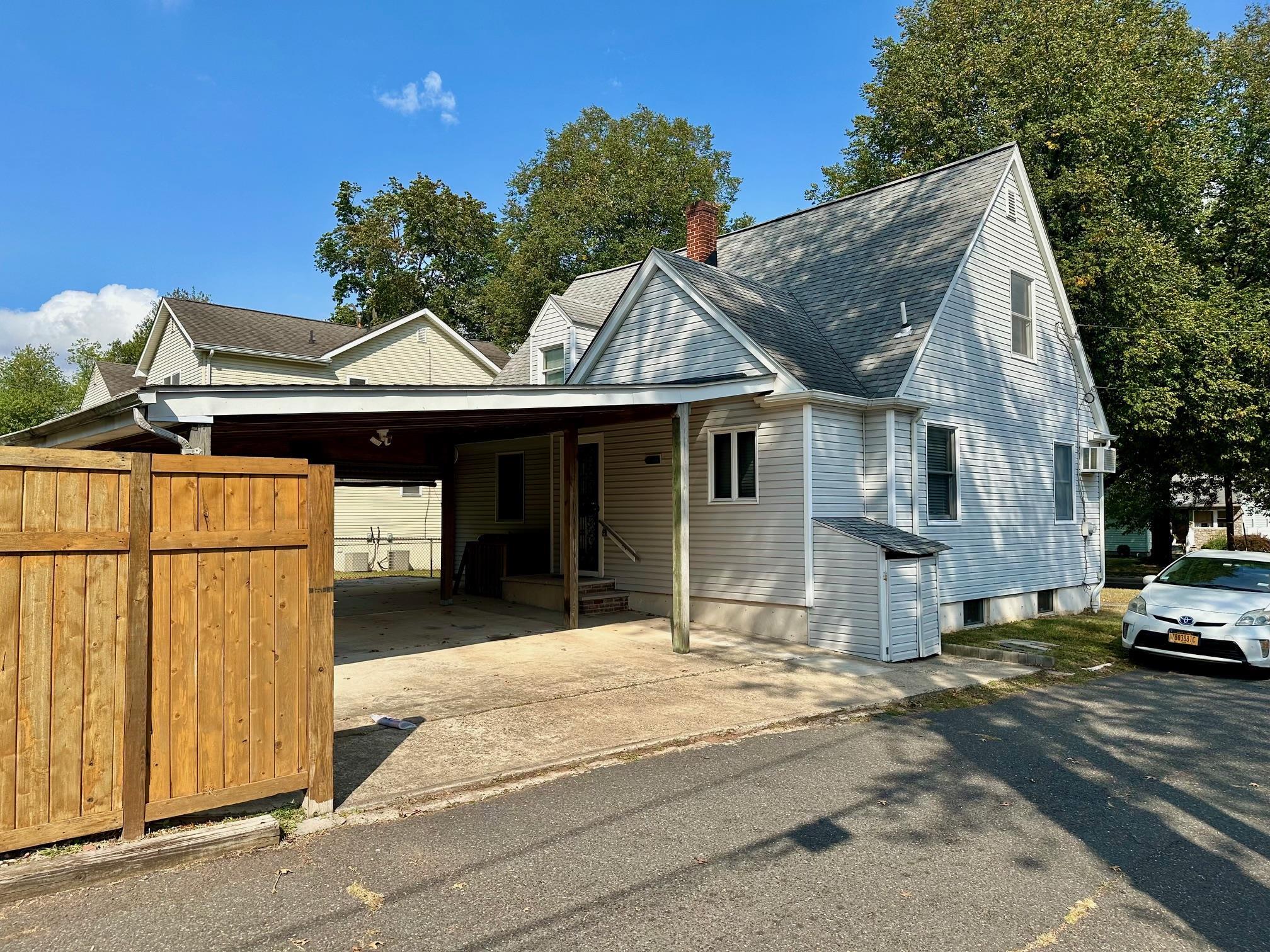 321 DURHAM AVE